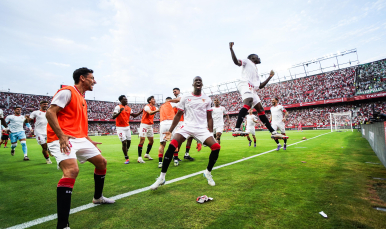Imagen de la celebración del gol de Lukebakio