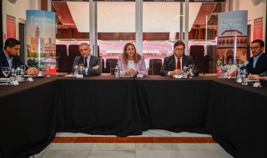 Mesa presidencial del evento en el Ramón Sánchez-Pizjuán.