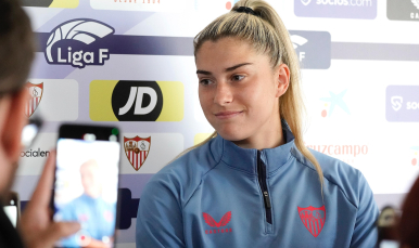 Nazareth atiende a los medios 