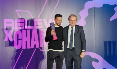 Jesús Navas, premiado en la gala 'Relevo x Change'