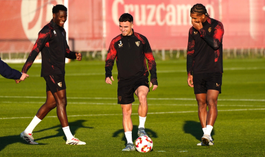 Pedrosa, junto a Agoumé y Badé, en el entrenamiento de este domingo