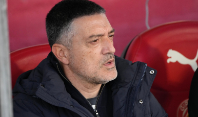 García Pimienta en su banquillo en Montilivi