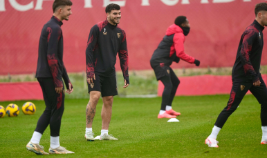 El Sevilla FC trabajó este lunes en la ciudad deportiva