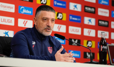 Xavi García Pimienta en la sala de prensa
