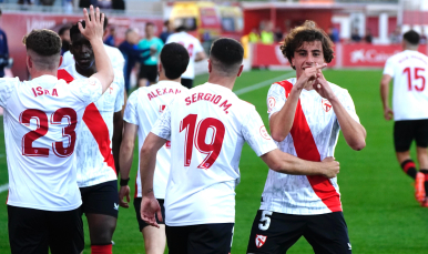 Imagen de Hormigo celebrando su gol ante el Recreativo de Huelva