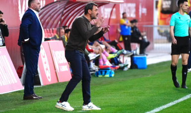 Imagen de Jesús Galván ante el Recreativo de Huelva