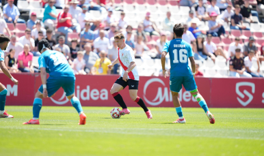 Imagen de Isra frente al Betis Deportivo