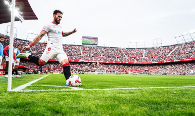 Gudelj del Sevilla FC en el Ramón Sánchez-Pizjuán