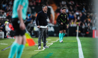 García Pimienta en la zona mixta de Mestalla