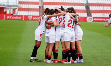 Celebración del gol del Femenino frente al Levante UD