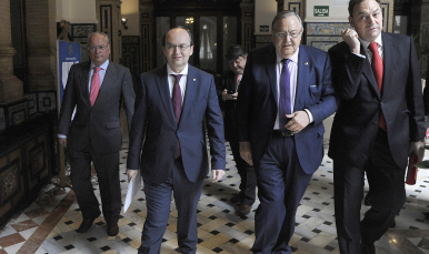 El presidente José Castro antes de su ponencia en el Fórum Europa Tribuna Andalucía 
