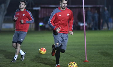 Vitolo en un entrenamiento en la ciudad deportiva