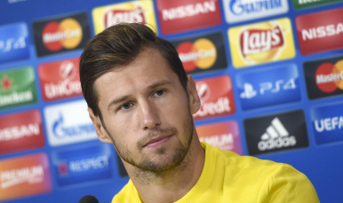 Krychowiak en sala de prensa