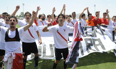 Borja Lasso celebra el ascenso a Segunda División