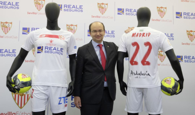 José Castro con la camiseta de la final de Copa
