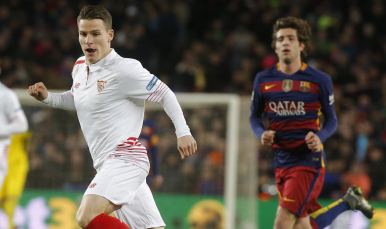 Gameiro en el FC Barcelona-Sevilla FC