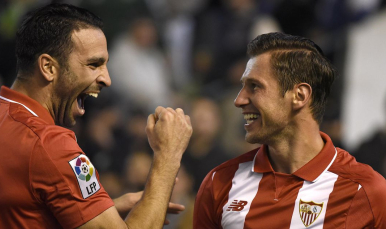 Rami y Krychowiak en el Betis-Sevilla de Copa