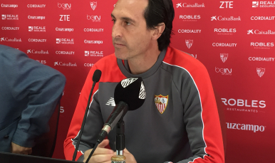 Unai Emery en sala de prensa