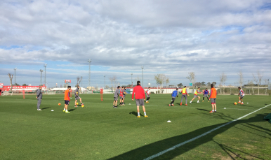 Los jugadores en el entrenamiento