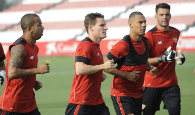 Gameiro realiza carrera continua en el entrenamiento 