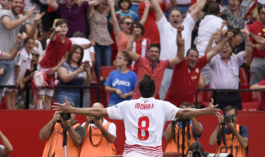 IBORRA YA ES JUGADOR CENTENARIO CON EL SEVILLA