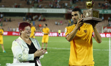 Iborra recibe el Trofeo Diputación de Granada