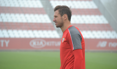 Krychowiak durante el entrenamiento