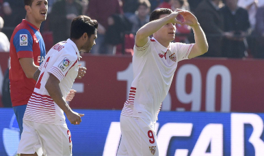 Gameiro en el Sevilla FC-Levante UD