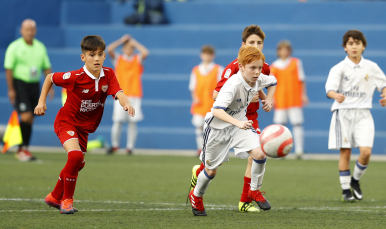Partido de LaLiga Promises entre el Sevilla FC y el Real Madrid