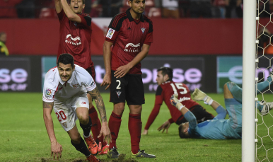 Vitolo en la jugada del segundo gol del Sevilla FC-CD Mirandés