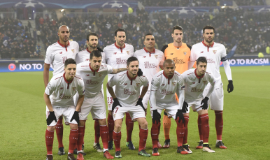 Once titular del Sevilla FC en Lyon