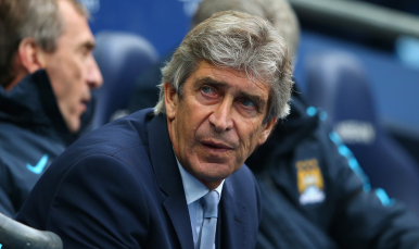 Pellegrini en el banquillo del City