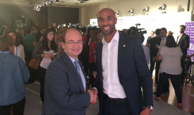 Castro junto a Kanouté 
