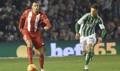 Rami y van Wolfswinkel en el derbi