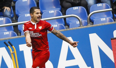 Vitolo celebrando su gol en Riazor