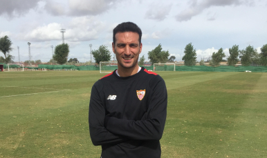 Scaloni tras el entrenamiento del Sevilla FC 
