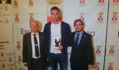 Gabriel Ramos con Sergio Rico y Francisco Toscano