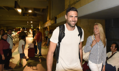 Sirigu llega a Sevilla 