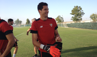 David Soria entrena con el grupo