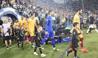 Salida del Sevilla FC en el Juventus Stadium