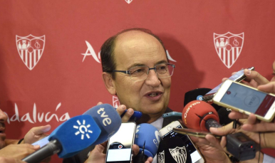 El presidente José Castro en el aeropuerto de San Pablo