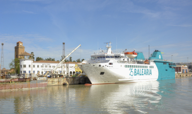 Jornada del Club de Empresas en el río Guadalquivir.