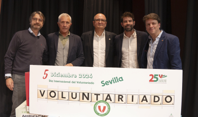 Foto de familia de la Gala de Voluntariado 2024.
