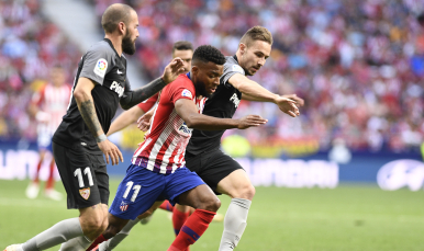 Aleix Vidal ante el Atlético de Madrid 