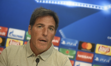 Eduardo Berizzo en sala de prensa