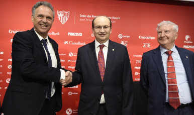 Castro junto a Caparrós y Gabriel Ramos 