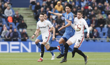 Escudero del Sevilla FC ante el Getafe CF