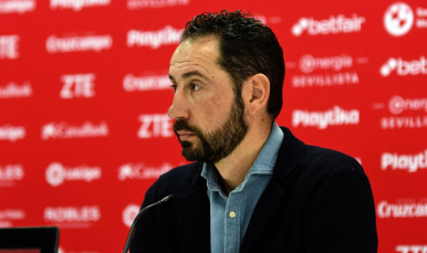 Pablo Machín en rueda de prensa analizando el encuentro liguero ante el Villarreal