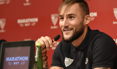 Gudelj, en su presentación como sevillista