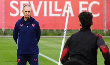 Joaquín Caparrós, en su primer entrenamiento.